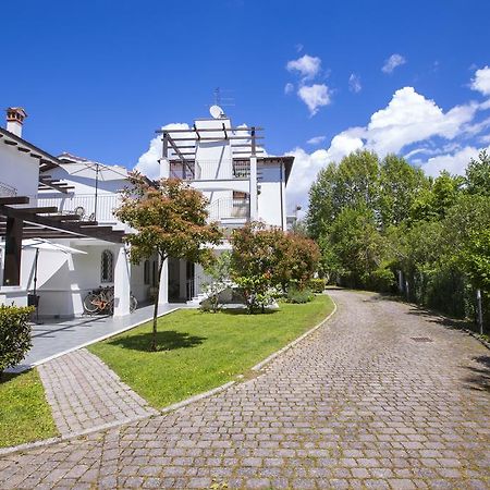 Residence Casa Bianca Marina di Massa Exteriér fotografie