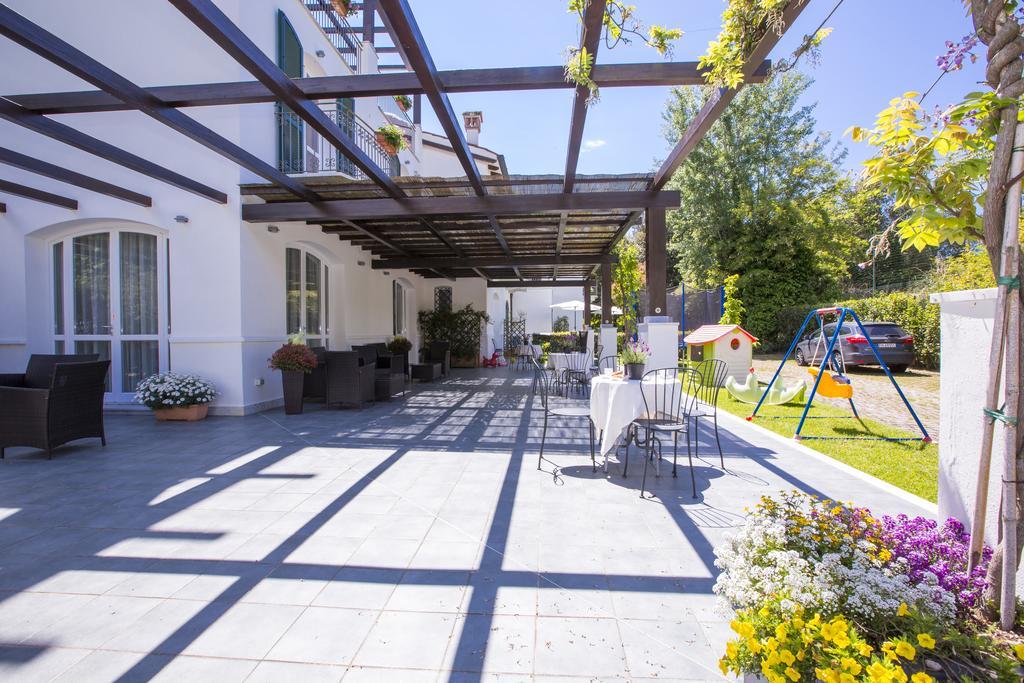 Residence Casa Bianca Marina di Massa Exteriér fotografie
