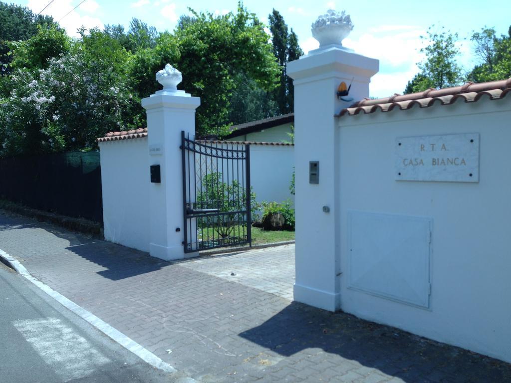 Residence Casa Bianca Marina di Massa Pokoj fotografie